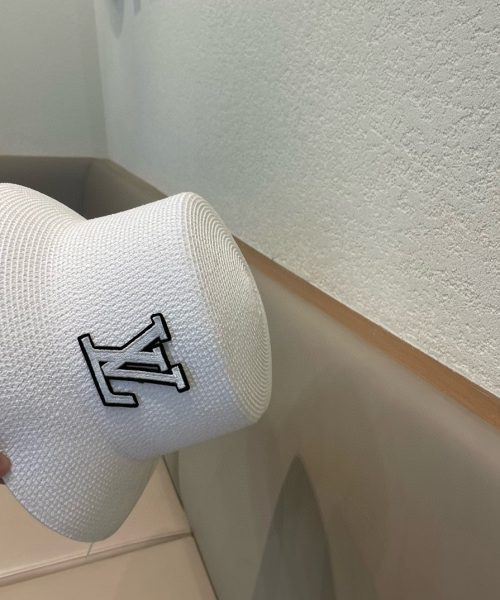 LV071 - Logo Straw bucket hat White