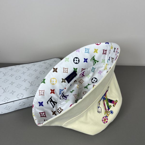 LV055 - Logo Cotton Bucket Hat Beige Reversible - Image 7