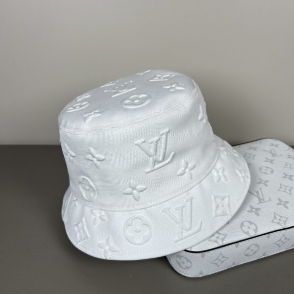 LV052 - Logo Denim Bucket Hat White - Image 8
